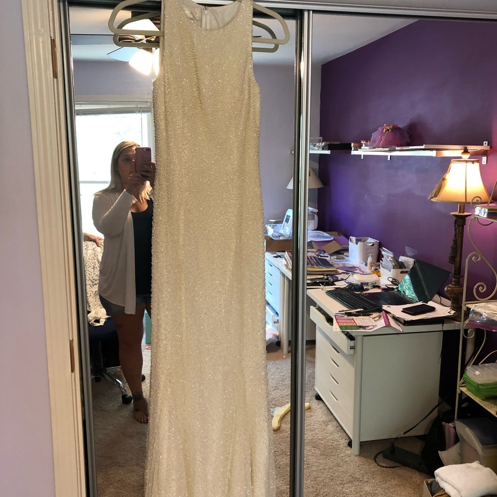 Pearled and beaded formal dress - Picture 4 of 7
